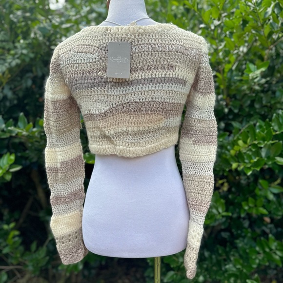 Far Away from Close Atacam sweater - Picture 3 of 11